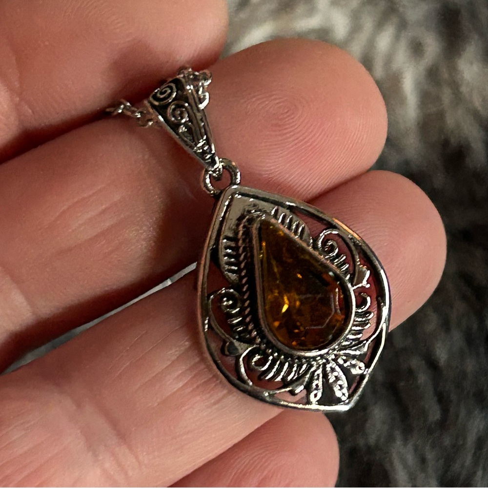 Southwest style brown raindrop glass stone pendant on chain necklace